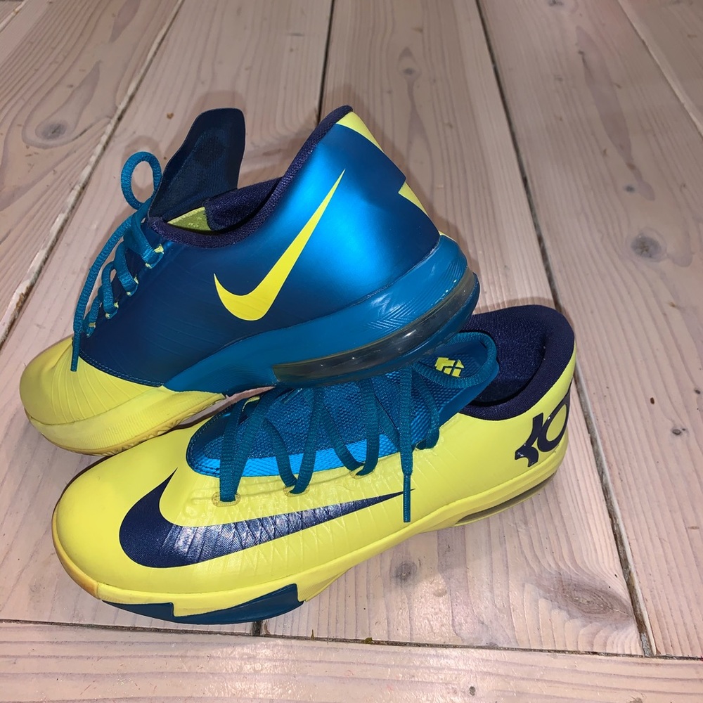 Women’s KD Kevin Durant Nike.